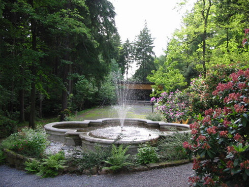 Bild 5 Springbrunnen im Park an der Waldbühne