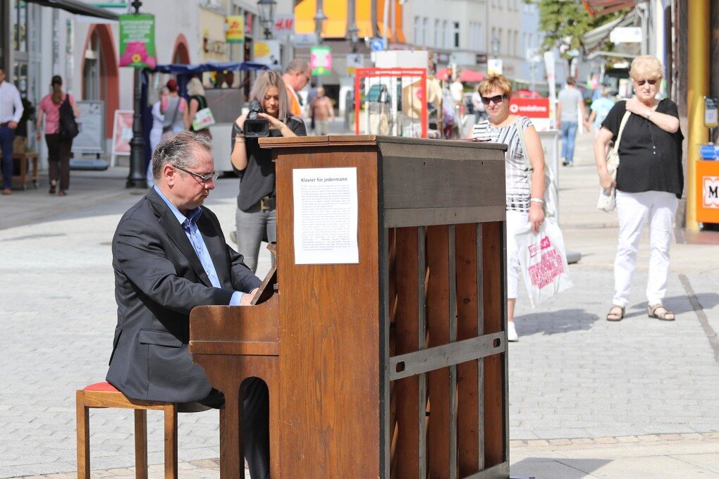  "Klavier für Jedermann" steht wieder in Zwickaus Innenstadt